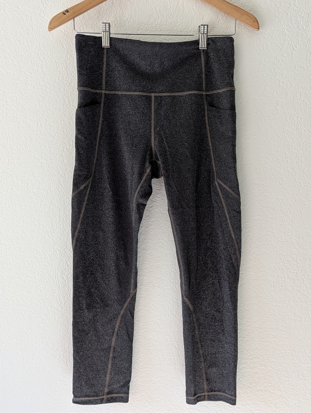 Athleta Leggings Salutation Stash 7/8 Pocket Tight Size Medium T Workout Fitness
